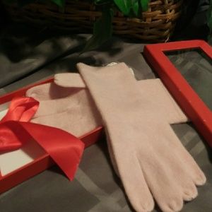 Ladies%100 cashmere gloves